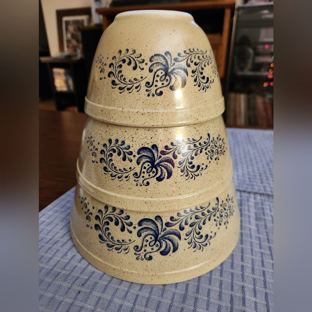 Vintage Pyrex Mixing Bowls
